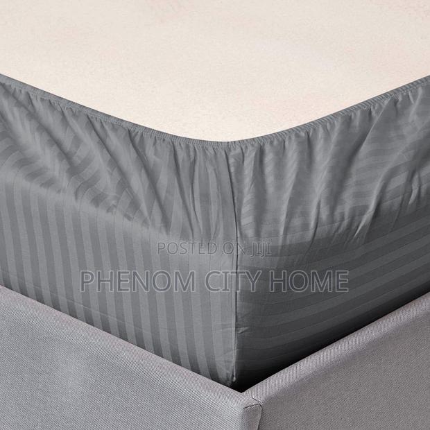 Quality Fitted Bedsheets With Elastic Edges Available - thumbnail 2
