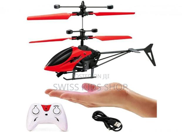 Remote Controlled Helicopter - thumbnail 3