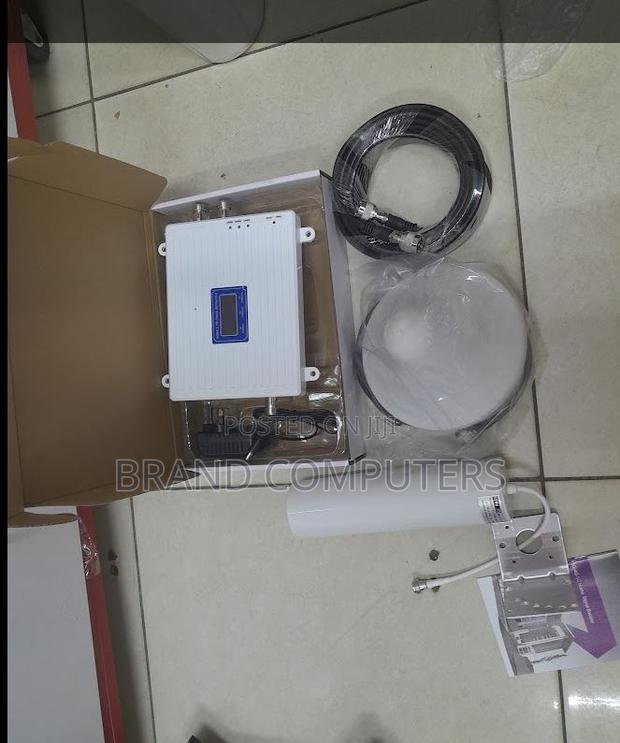 Triband GSM Signal Booster (2g 3g 4g) With Dual Outport Port