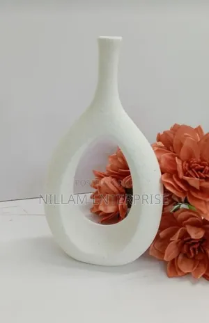 Nordic Doughnut Vase