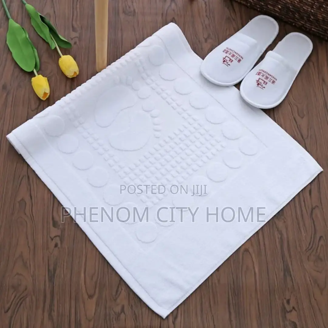 Fancy Pure White Cotton Bathroom Floor Mat