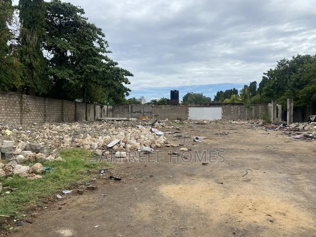 Yard for Lease 3/4 Size of Plot in Nyali Beachroad - main view