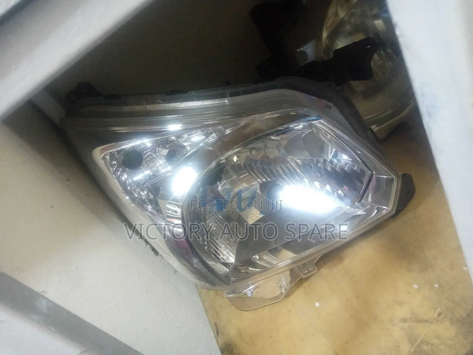 Daihatsu Spacia Headlight