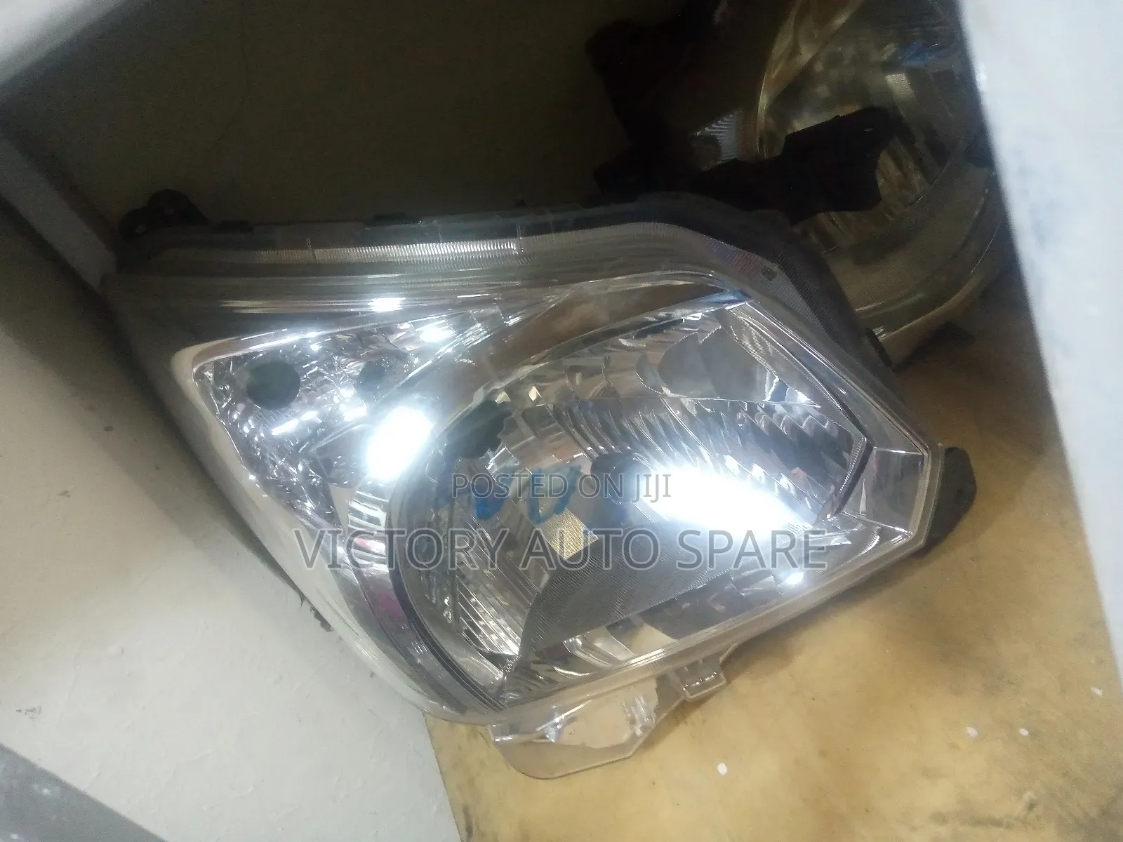 Daihatsu Spacia Headlight