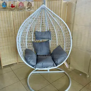 Hanging Chair:Hanging Nest-Style Outdoor Lounge Chair