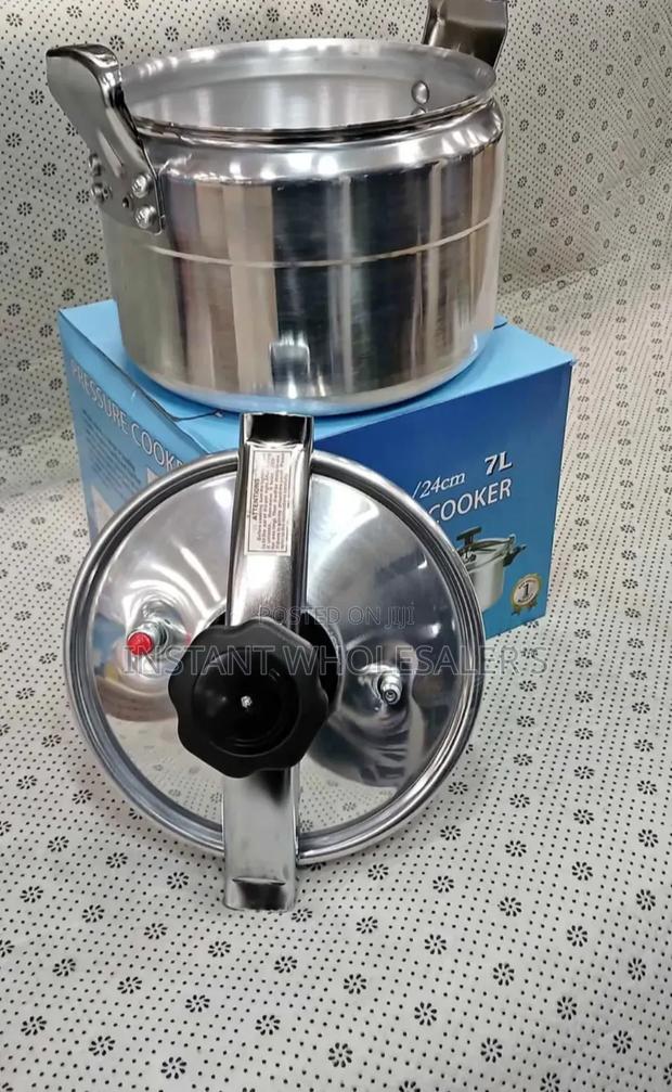7 Litres Pressure Cooker