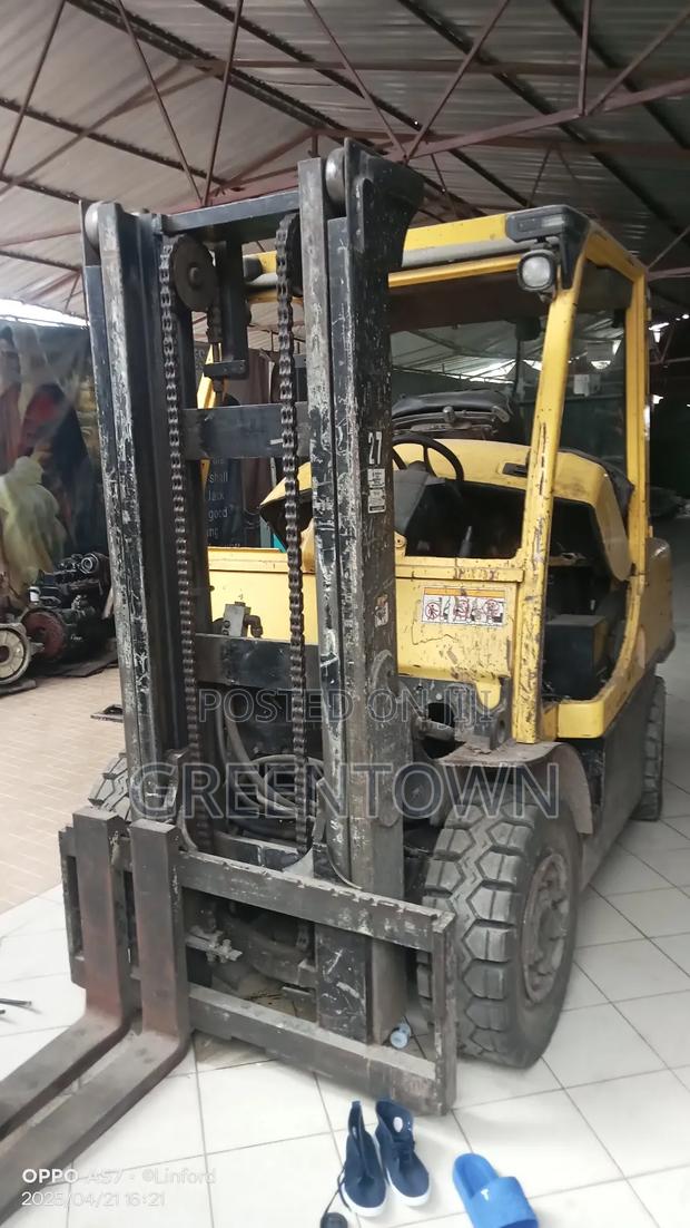 Forklift and Crane - main view