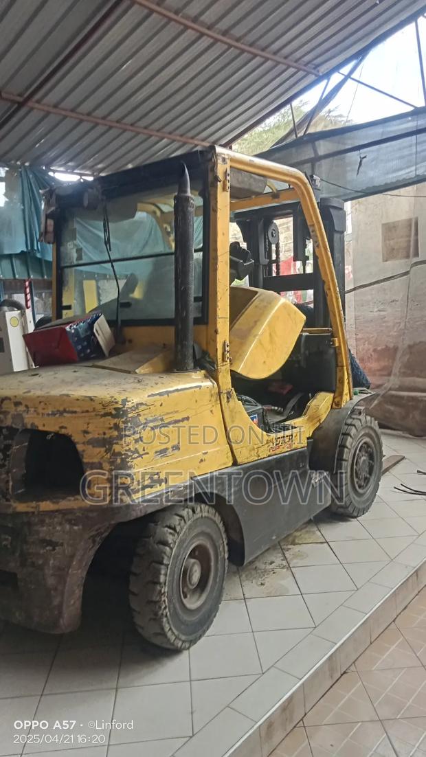 Forklift and Crane - thumbnail 3