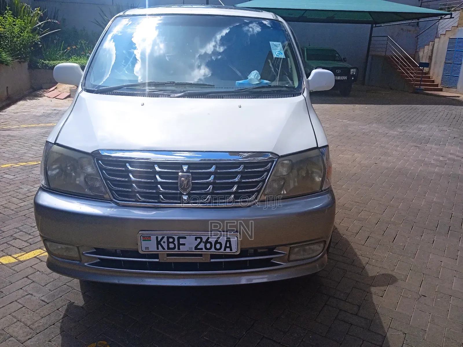 Toyota Grand HiAce 2001 White
