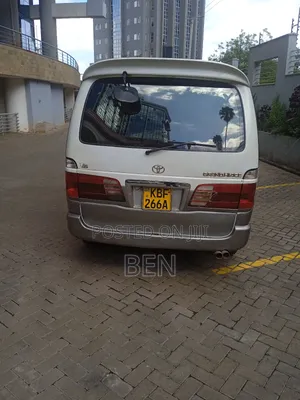 Toyota Grand HiAce 2001 White