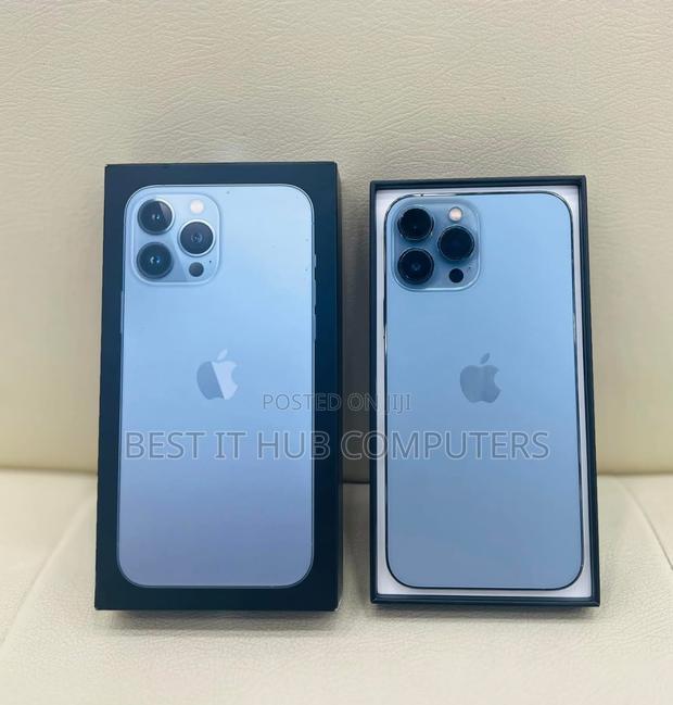 Apple iPhone 13 Pro Max 256 GB Blue - main view