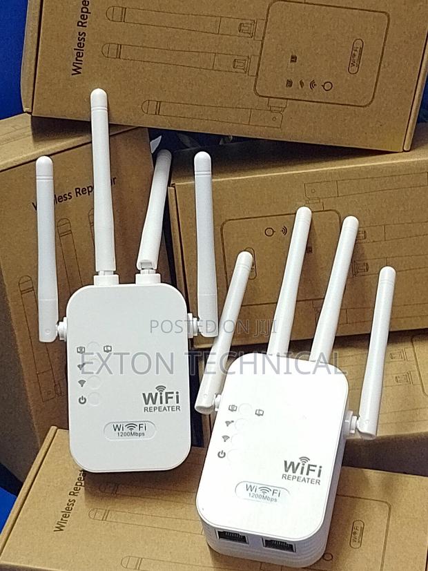 4 Antennas Wifi Repeater - main view