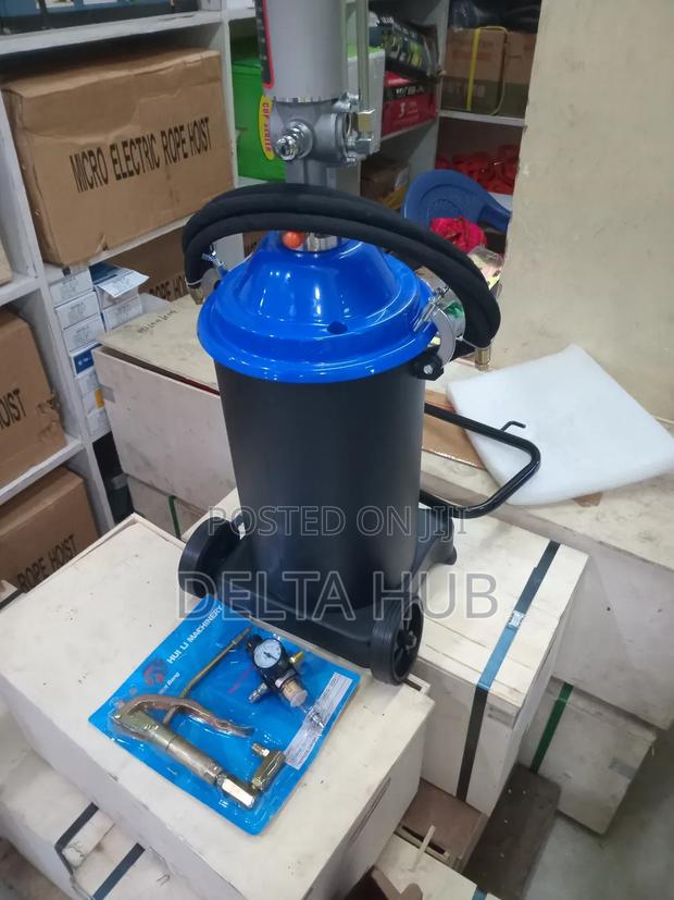 Lubricating Grease Gun