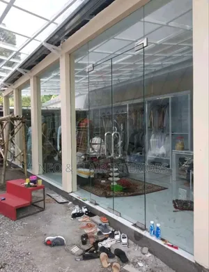Frameless Glass Partitions