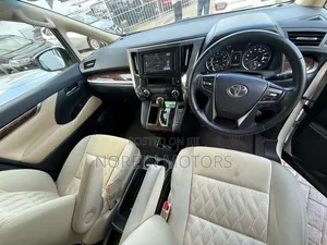 Toyota Vellfire 2019 Off white