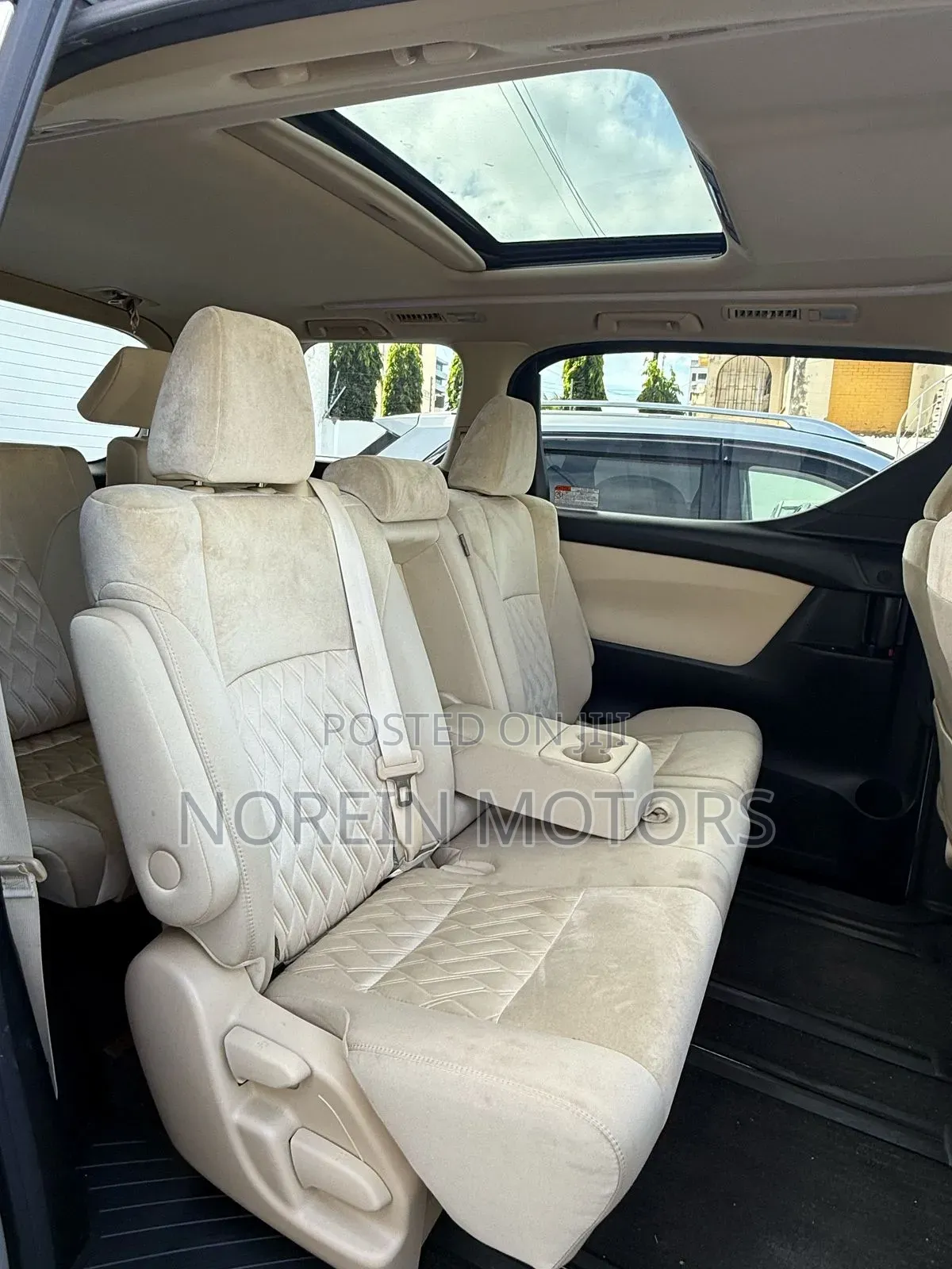 Toyota Vellfire 2019 Off white