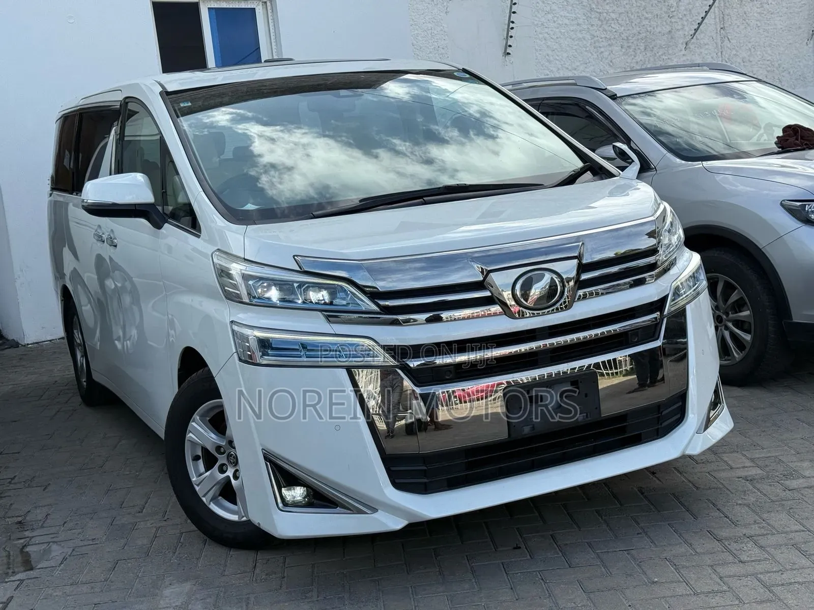 Toyota Vellfire 2019 Off white