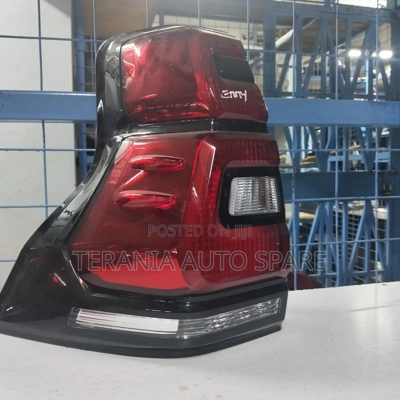Prado 165 Tailight