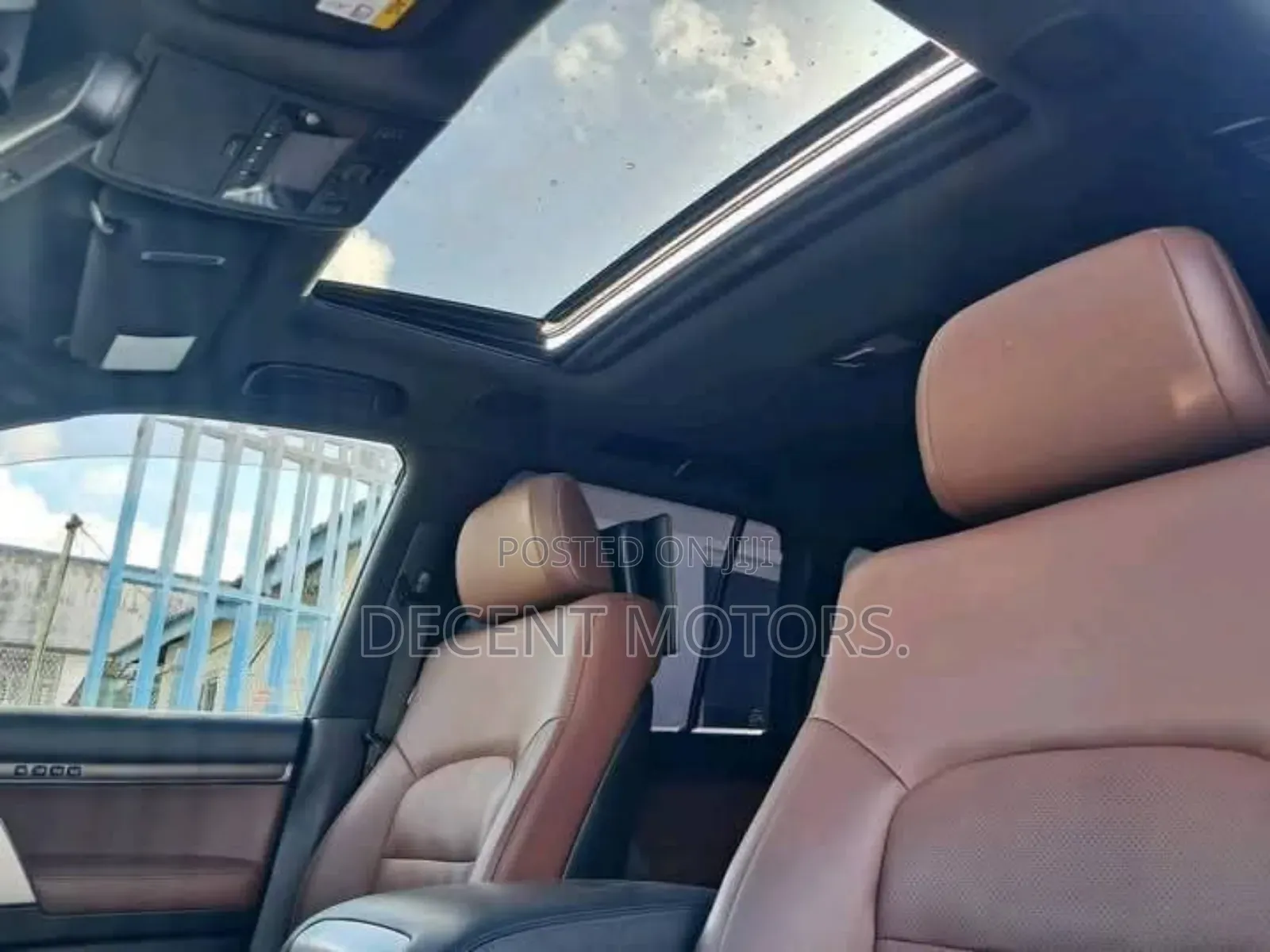Toyota Land Cruiser 4.6 V8 ZX 2018 White