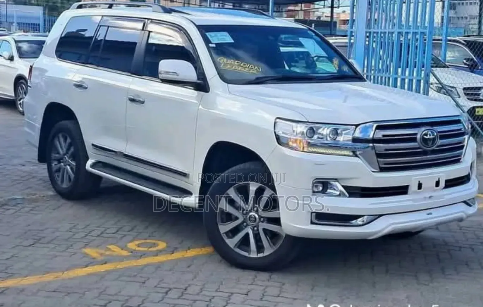 Toyota Land Cruiser 4.6 V8 ZX 2018 White