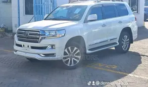 Toyota Land Cruiser 4.6 V8 ZX 2018 White