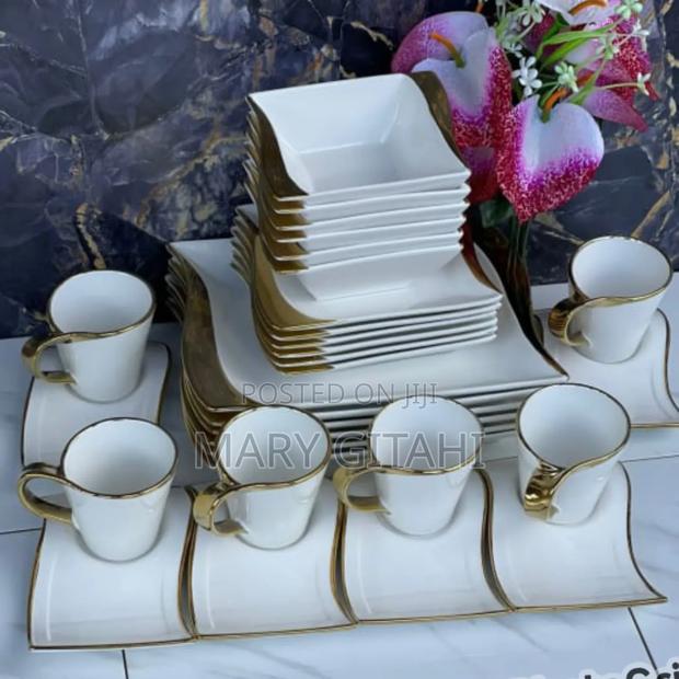 Gold Unique Dinner Set - main view