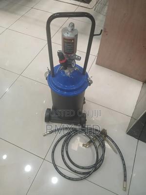 Hydraulic Greasing Gun - thumbnail 2