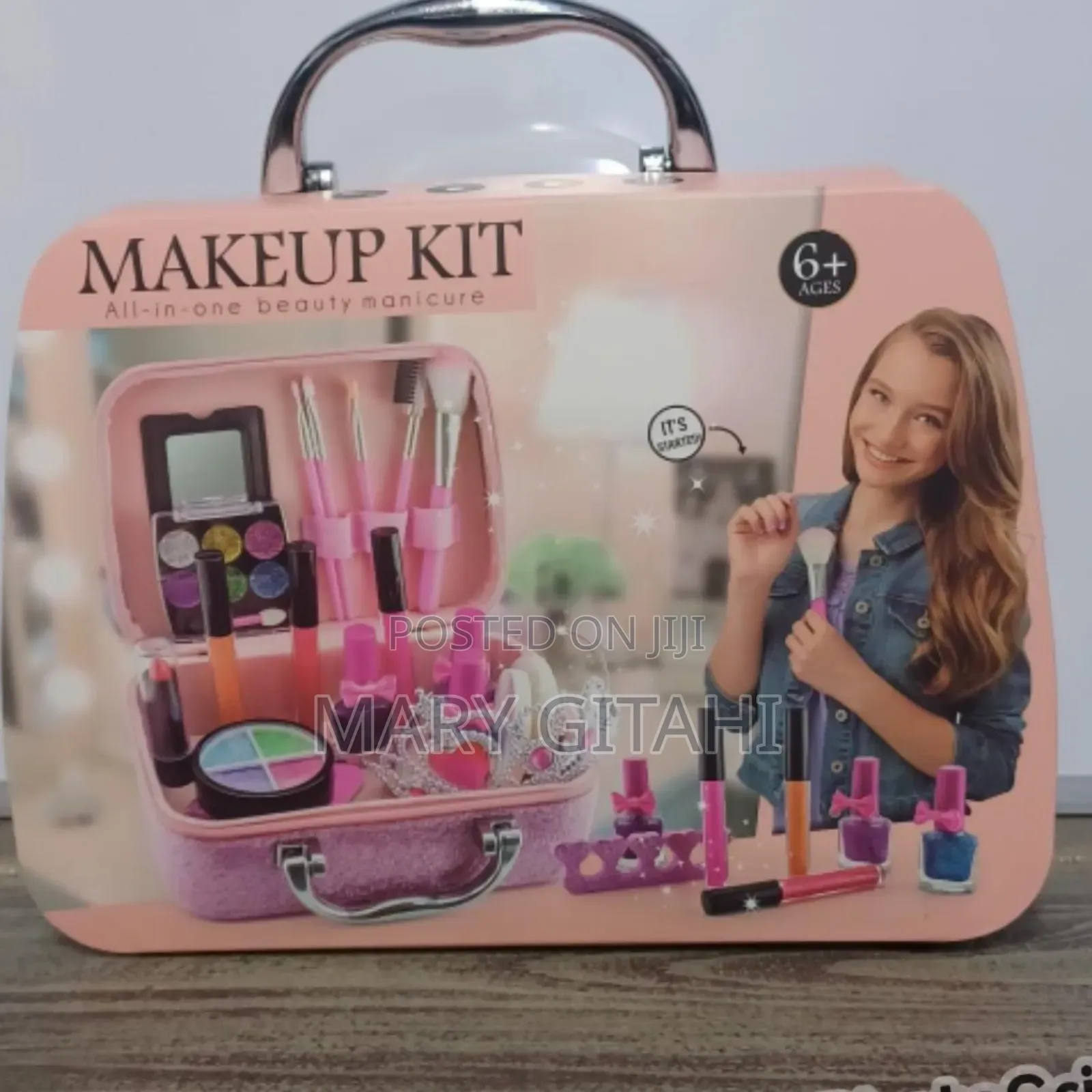 Make Up Kit** Make Up Kit