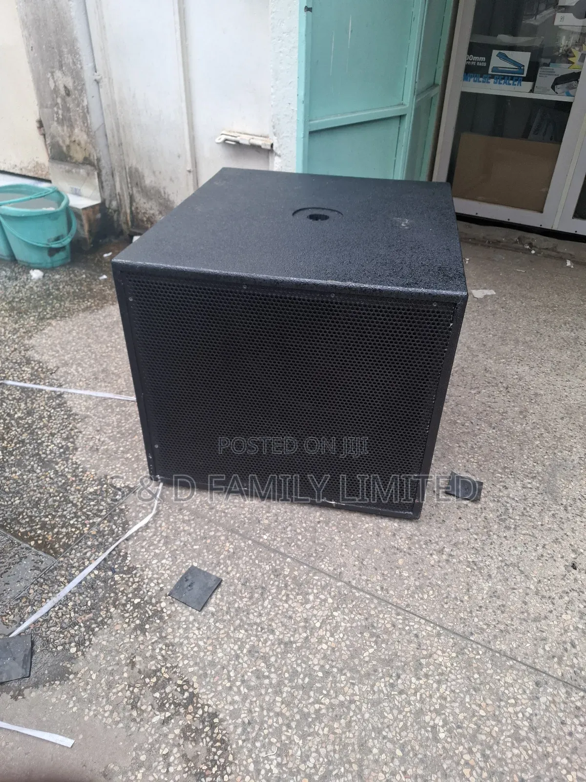 Reverse Bass Speaker Cabinet