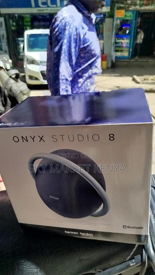 Harman Kardon Onyx Studio 8