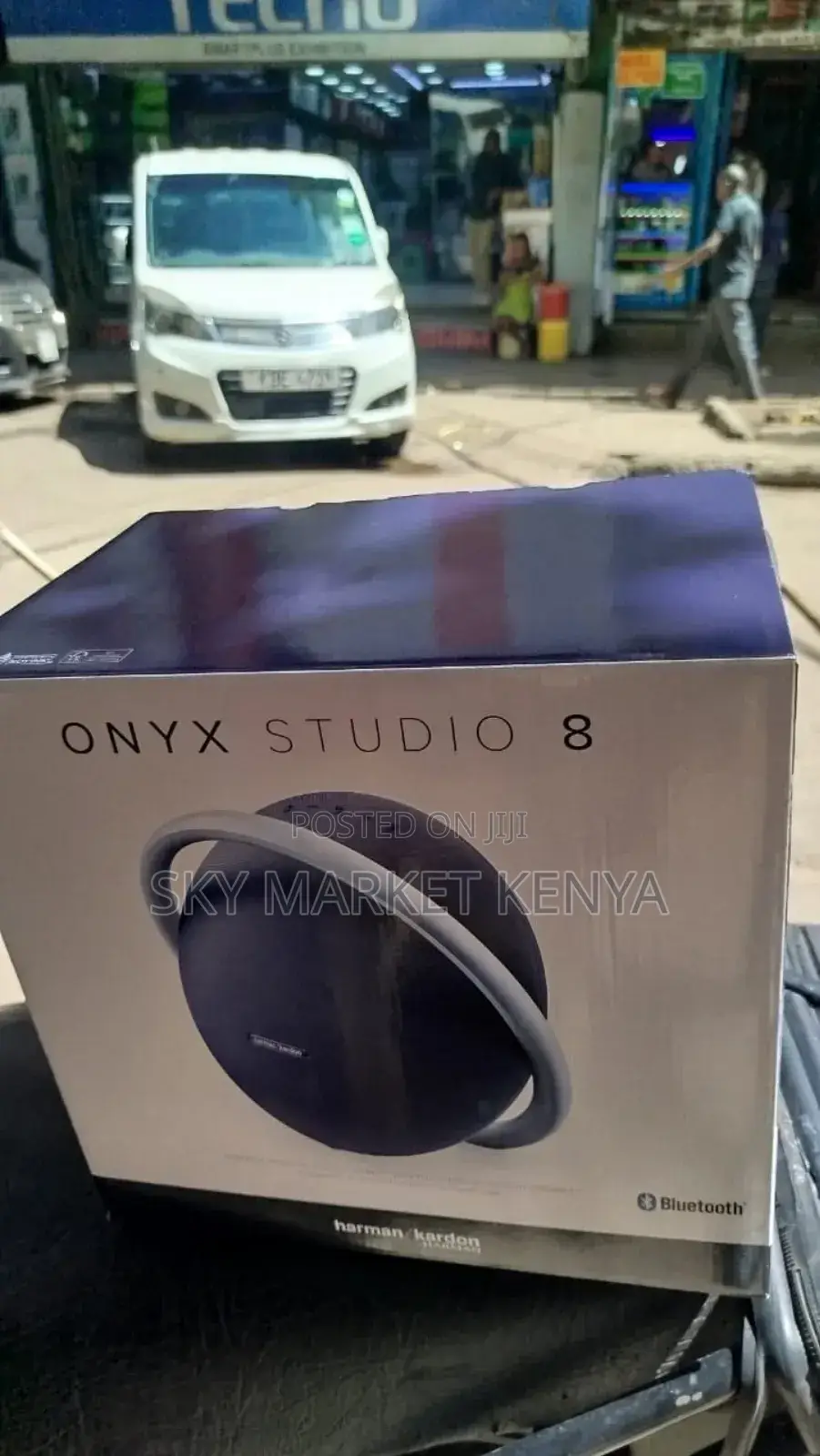 Harman Kardon Onyx Studio 8