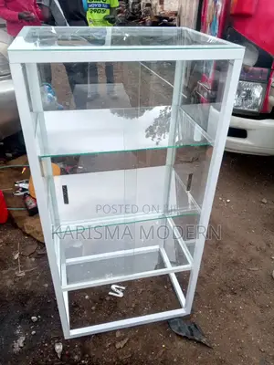 Snacks Display Glass Available