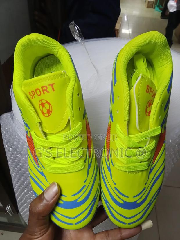 Kids Soccer Boots - main view