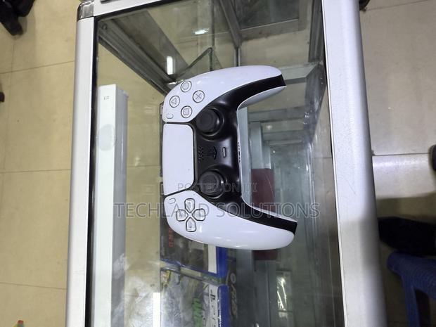 Well Used Dualsense 5 Controller - thumbnail 2