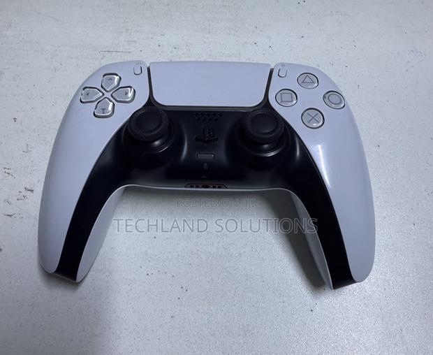 Well Used Dualsense 5 Controller - thumbnail 3