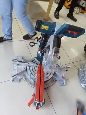 GCM 12 GDL Bosch Sliding Mitre Saw