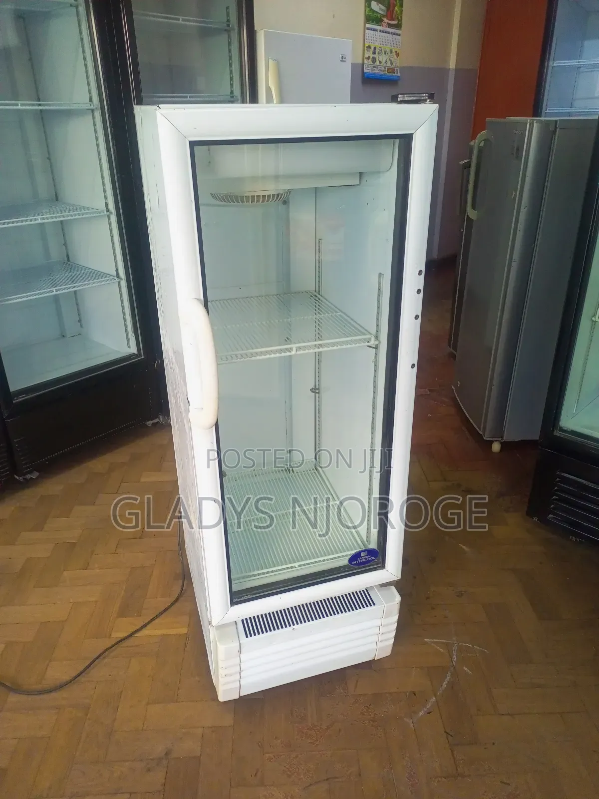 Realible Display Fridge 200l