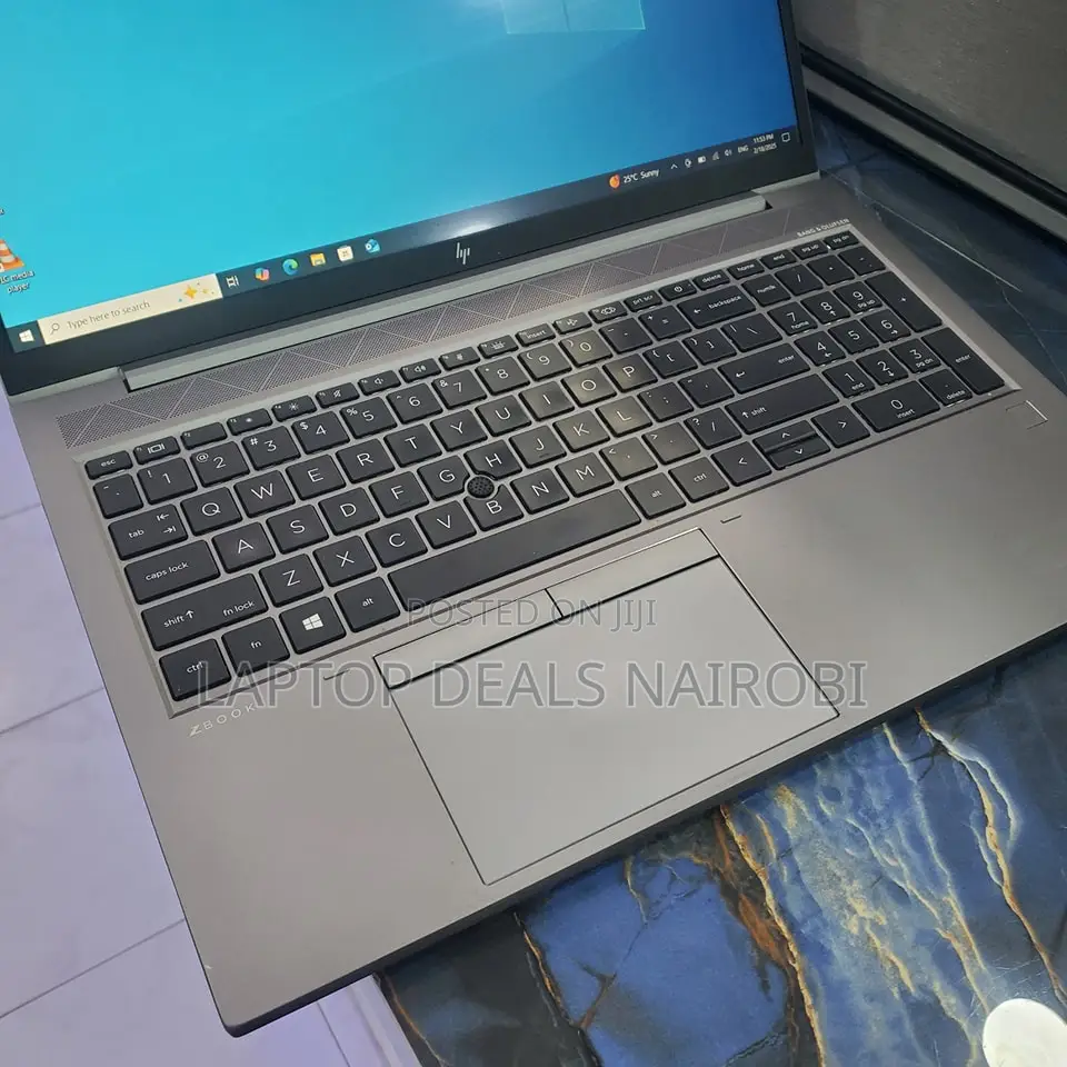 New Laptop HP ZBook Firefly 15 G7 32GB Intel Core I7 SSD 512GB