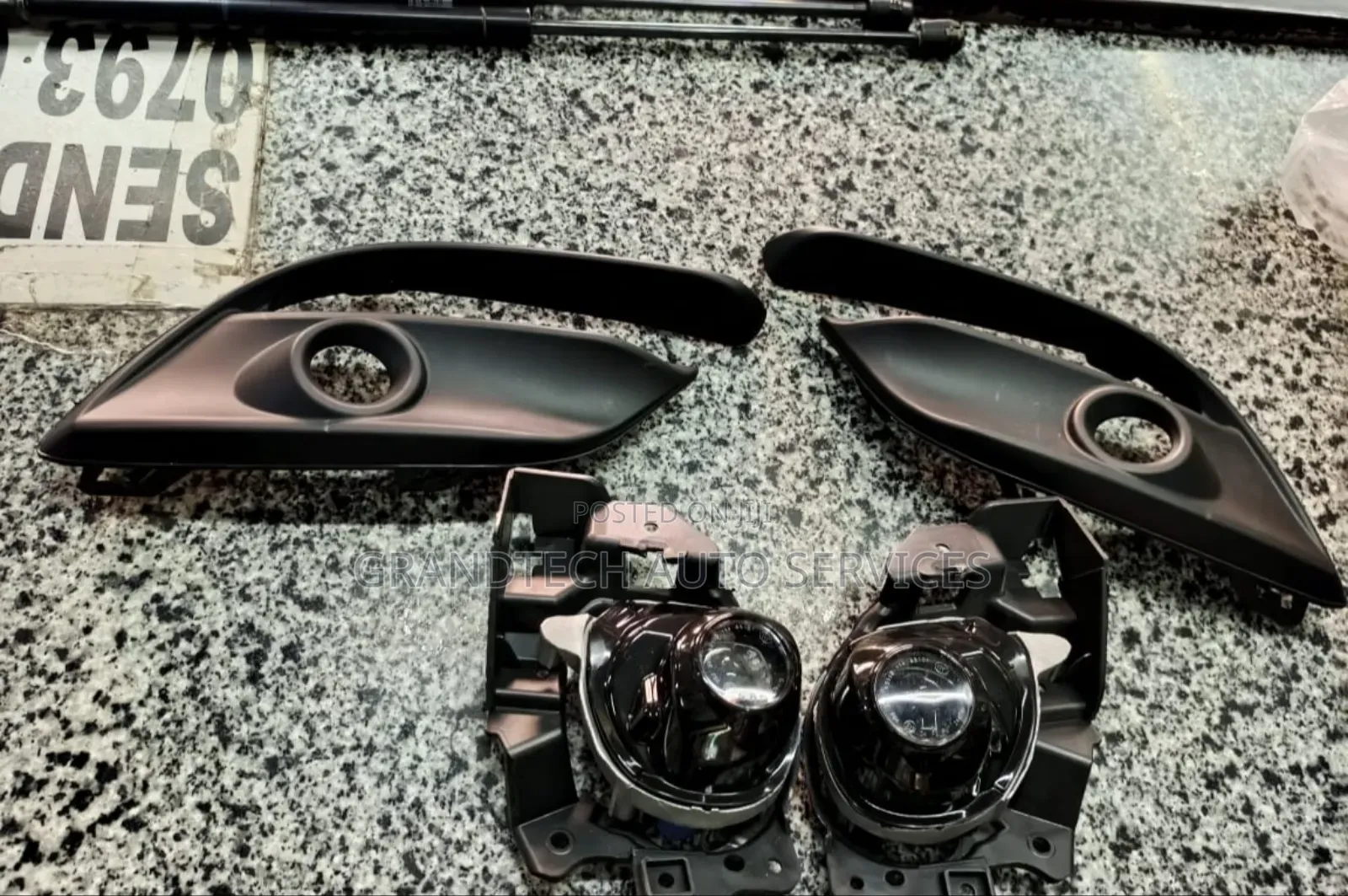 Mazda Axela 2018 Foglights