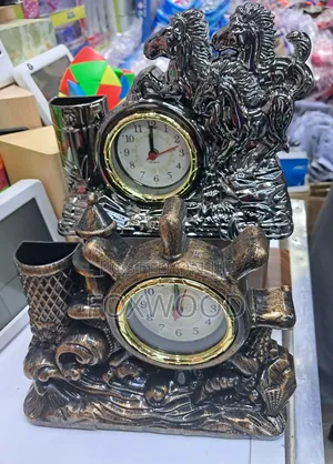 Timona Wooden Desk Clock