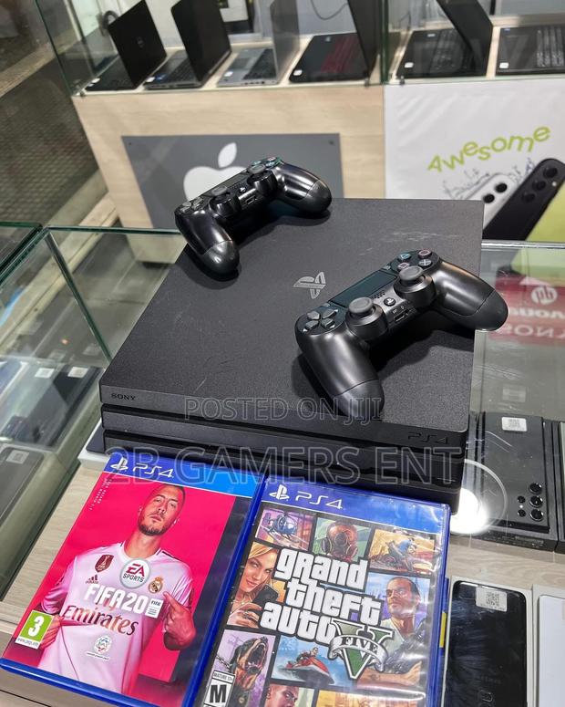 Ps4 Pro 1tb (Fifa20 Cd Free) - thumbnail 2