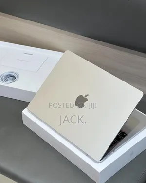 Laptop Apple MacBook Air 2022 M2 8GB Apple M2 SSD 256GB