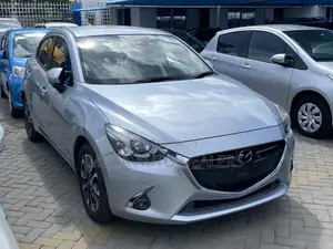 Mazda Demio 2018 Silver