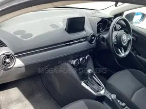 Mazda Demio 2018 Silver