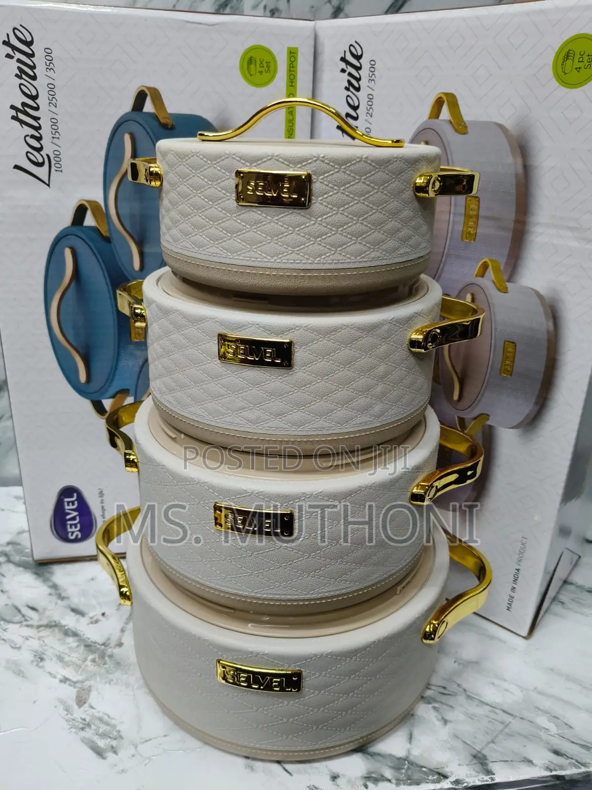 A Aet of 4 Leatherlike Feel Hotpots-