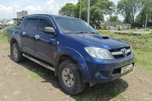 Toyota Hilux 2010 Blue
