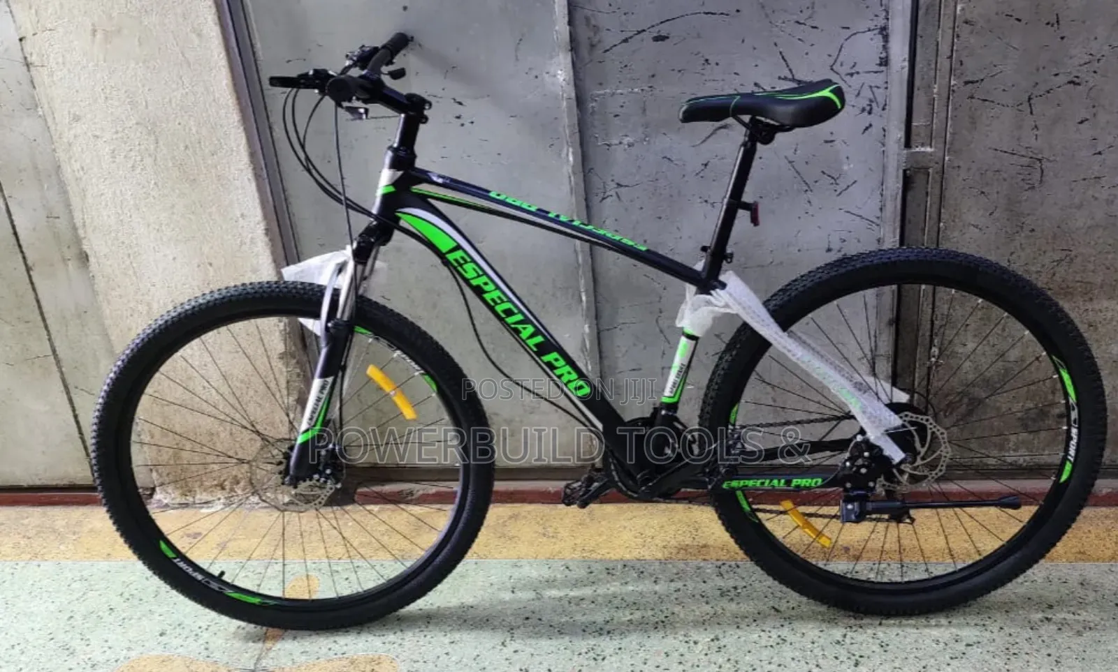 Especial Pro Mountain Bike Size 29 Adult With Alloy Frame