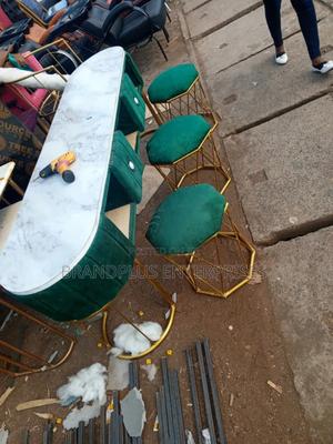 Salon Stool - thumbnail 2