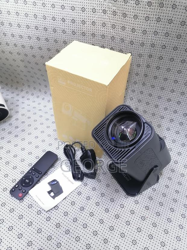 New Hy 320 Black Android Projector - main view