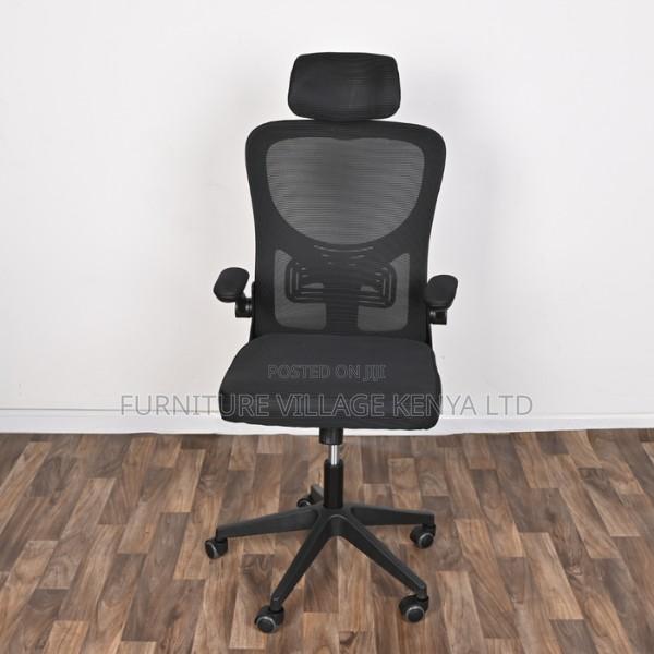 Office Chairs:Mesh Rotating Desk Chair With Sleek Arm Design